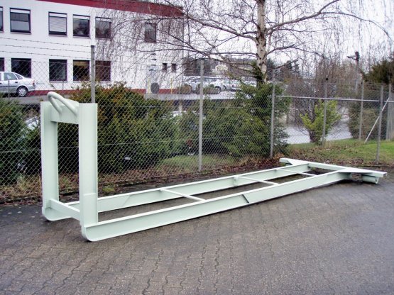 HÜLLENKREMER Containerbau NRW - Abroll-Container-Unterrahmen mit fester Rollentraverse