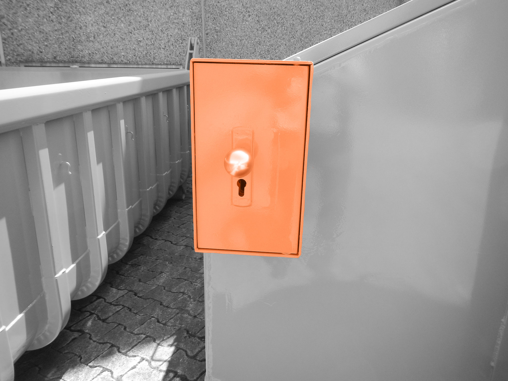 Abschließbare Klappenverriegelung